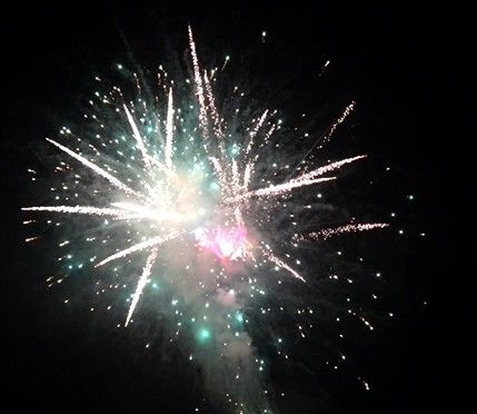 Buon prezzo Cina Liuyang Torta fuochi d'artificio 100 colpi 1,2 pollici pirotecnica fuochi d'artificio per la celebrazione in linea