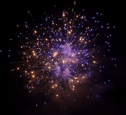 Buon prezzo Torta per consumatori fuochi d'artificio pirotecnico 108 colpi fuochi d'artificio da 1,2 pollici Liuyang per esterni in linea