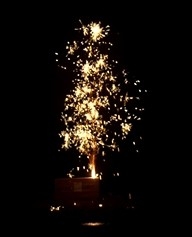 Buen precio Fuegos artificiales de fuente DJ25206, Trapecio, 4 disparos 0,8 pulgadas,14/1,200g,60s en línea
